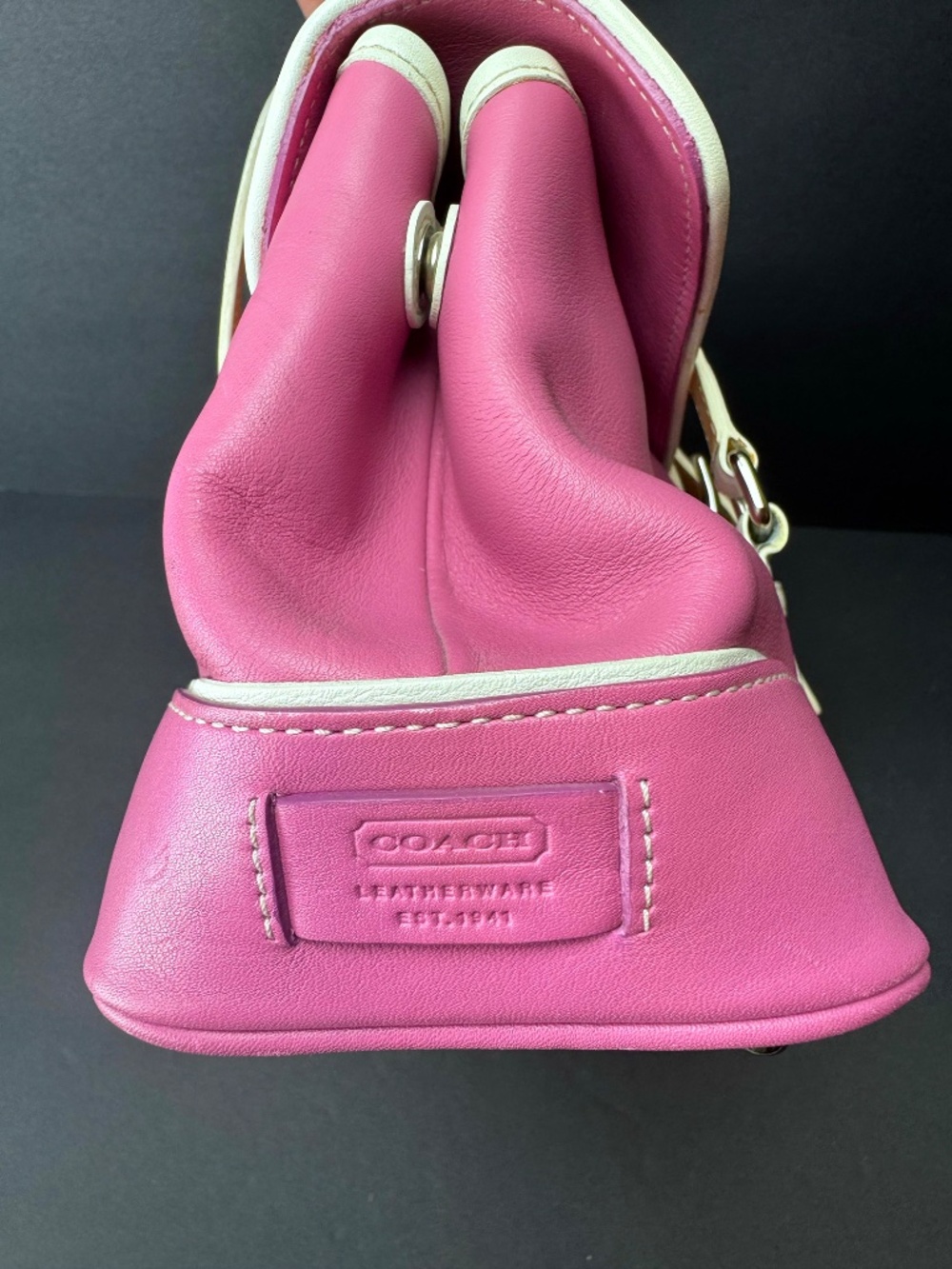 Vintage Coach Hampton Buckle Flap Shoulder Bag 9267 - Picture 4 of 10